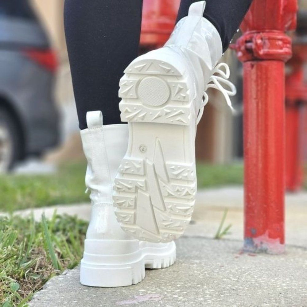 Women's Combat Lace Up Ankle Block Heeled Boots White Color - Picture 6 of 6